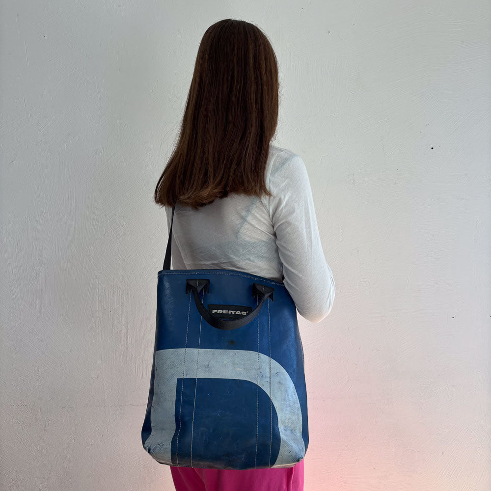 FREITAG LELAND SHOPPER