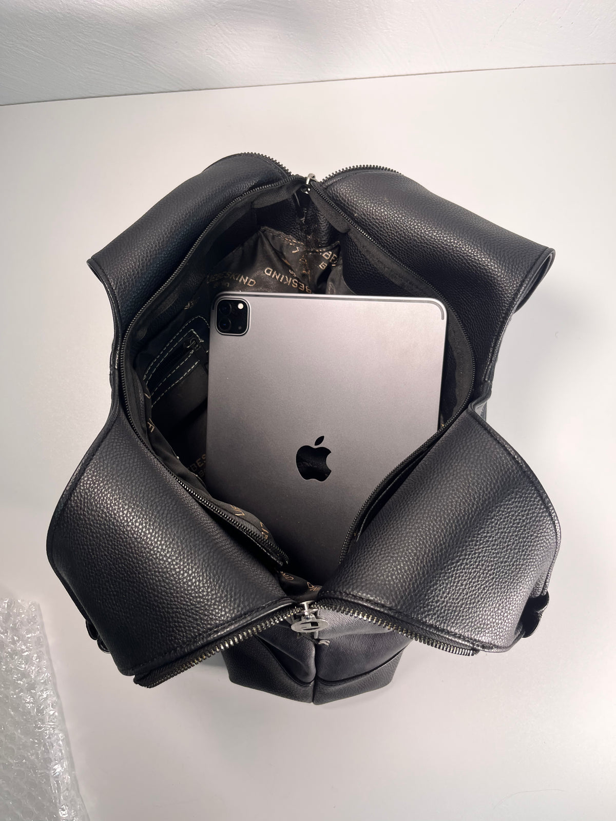 LIEBESKIND HOBO BAG