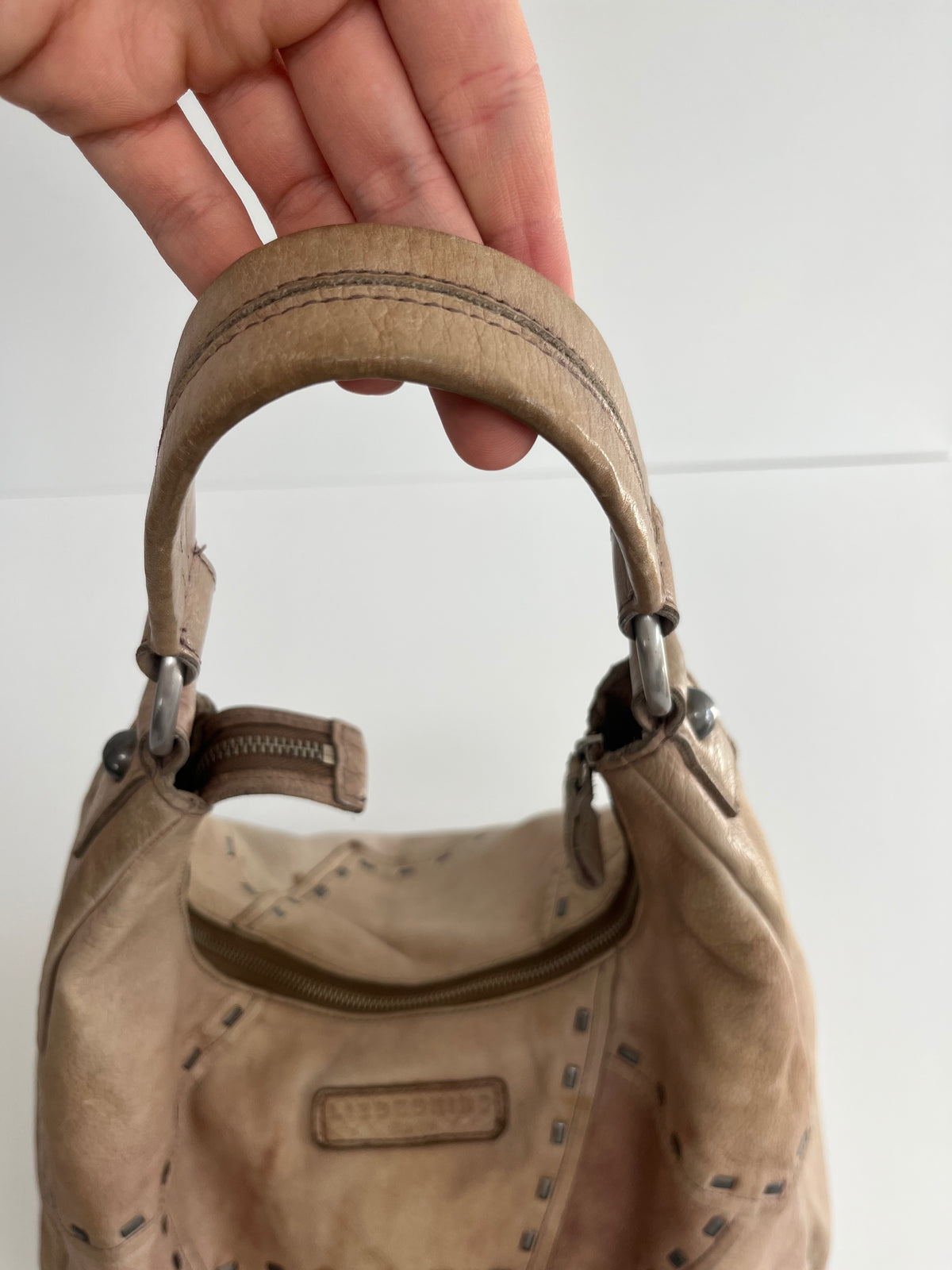 LIEBESKIND METAL PATTERN BAG