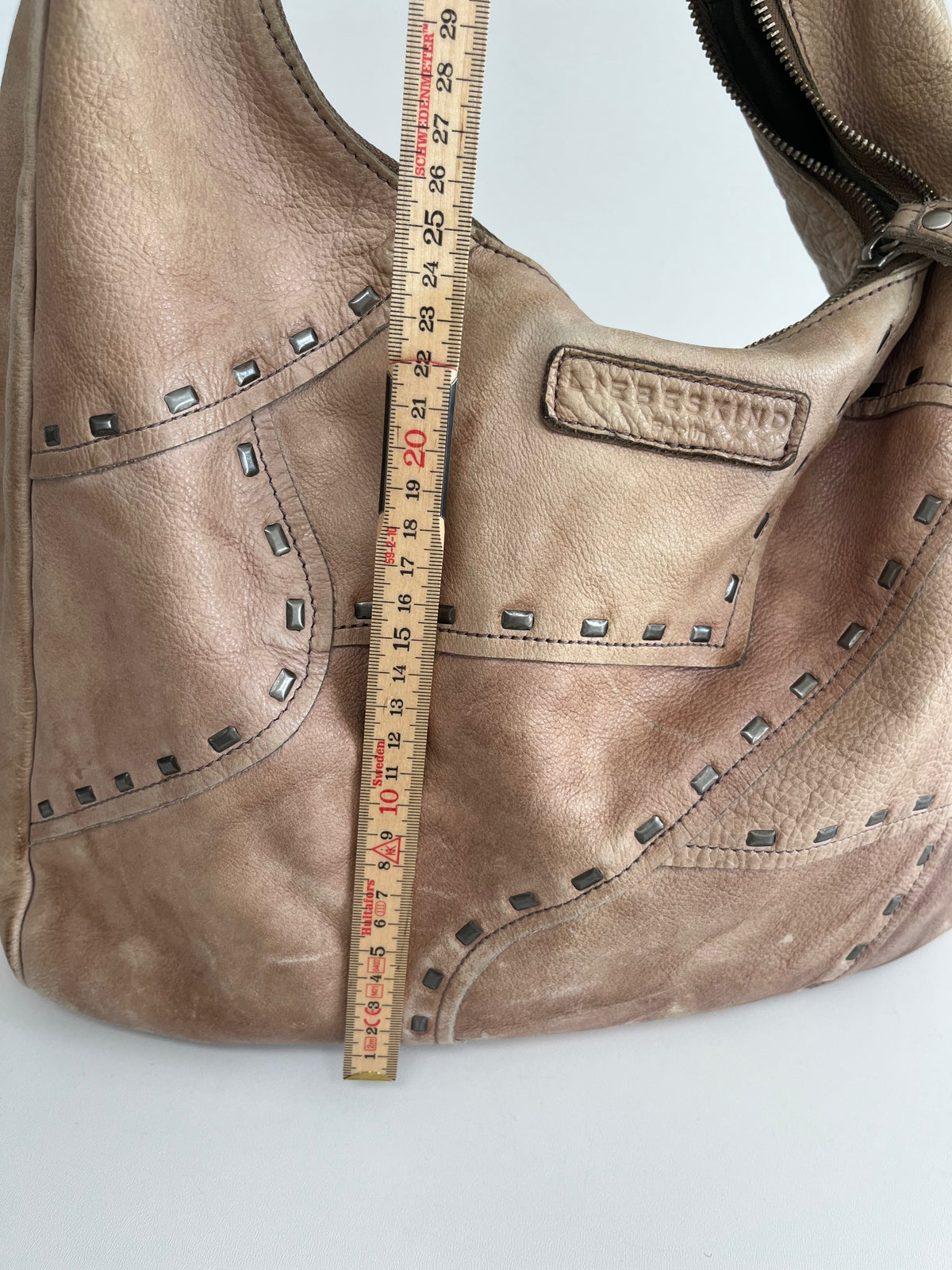 LIEBESKIND METAL PATTERN BAG