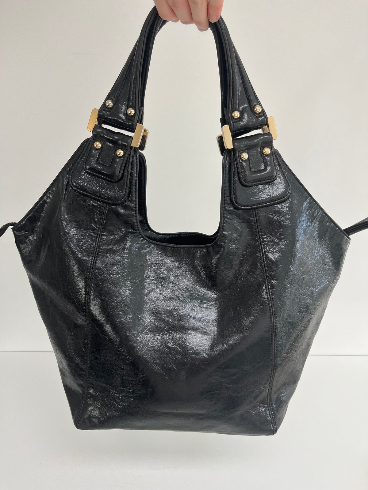 GUESS BLACK SHOPPER