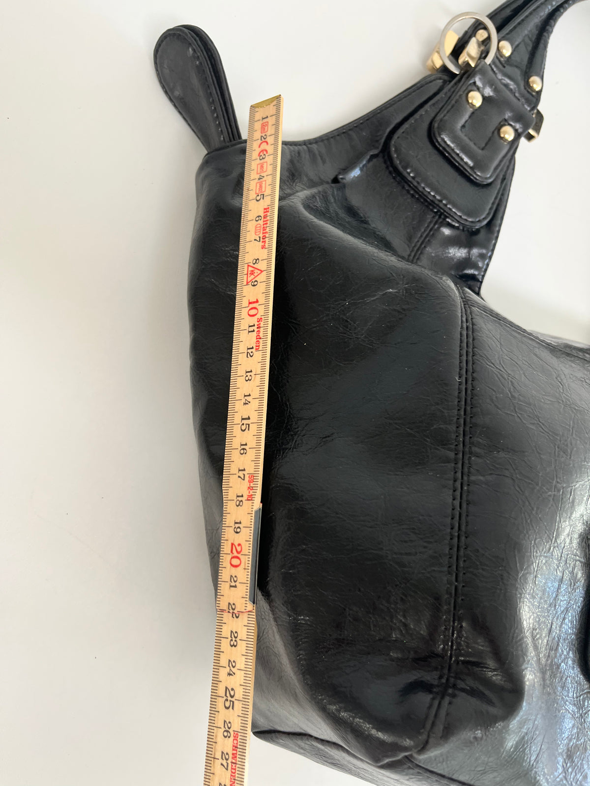 GUESS BLACK SHOPPER