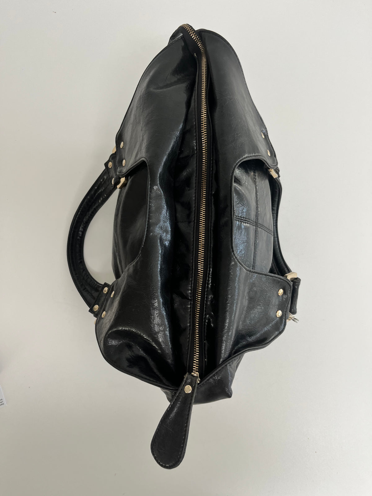 GUESS BLACK SHOPPER